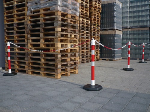 Sperrpfosten Polypropylen rot/weiß D. 63 mm   zum Aufstellen mit Sechseckfuss mit Öse Produktbild BIGPIC L