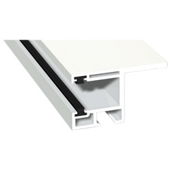 Rollladenführung 55x32mm Lg. 6,00m foliert, mit Nase, mit zwei schwarzen Bürsten GK Weiß 456 5053 Altweiß Produktbild
