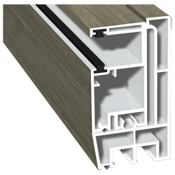 Adapterprofil 80x43mm Lg. 6,00m foliert, Revision außen <(>&<)> Rollladenführung 57x30mm Lg. 6,00m GK Braun, mit zwei schwarzen Bürsten 436 3086 Sheff Produktbild