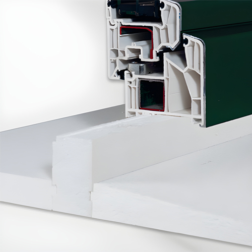 Installation with the window sill insulating wedge