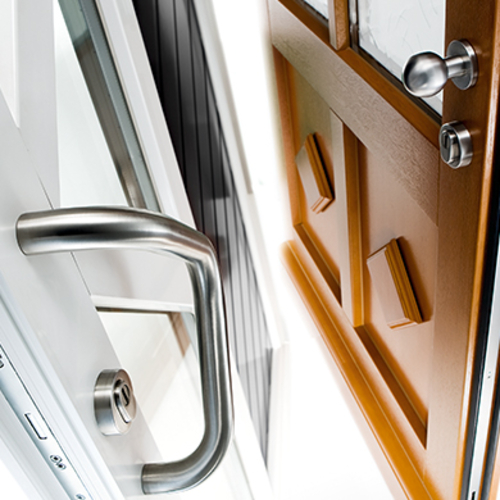 Mounting accessories for fittings and handles