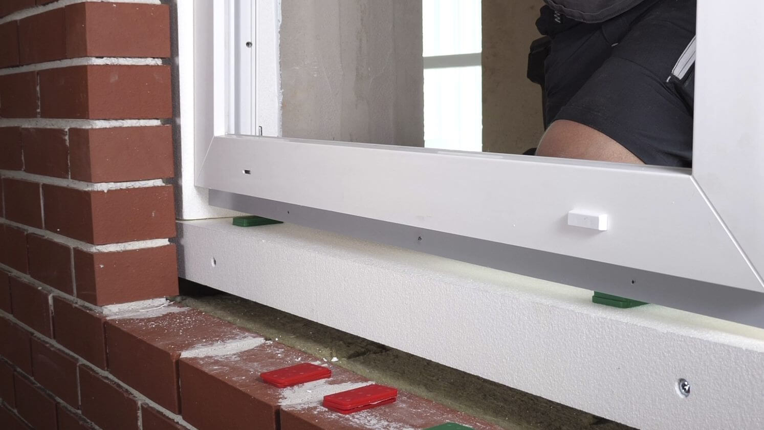 V-FIXX installation in the insulation level
